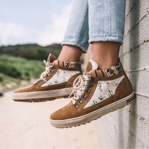 Inkkas Prickly Camping Boot, size 9